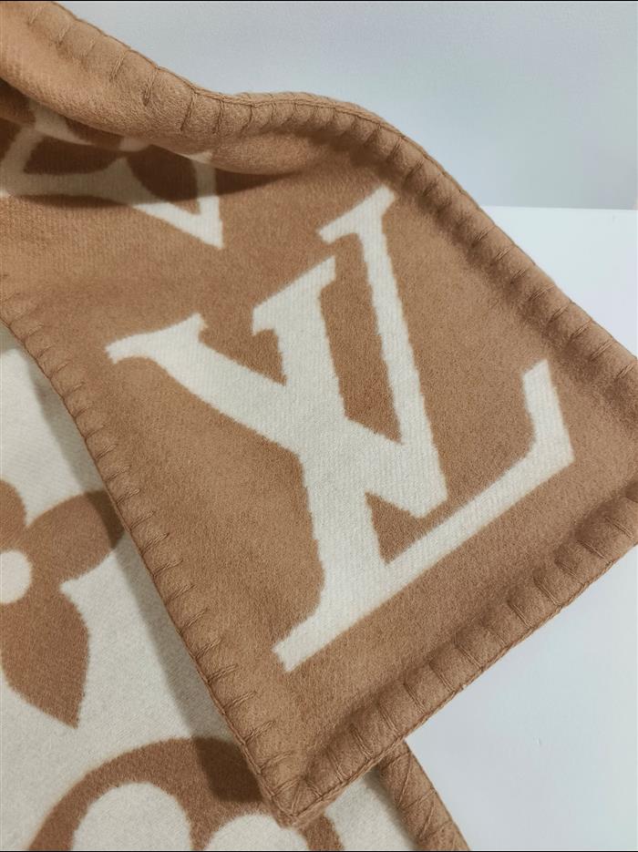 2026116111057215 240